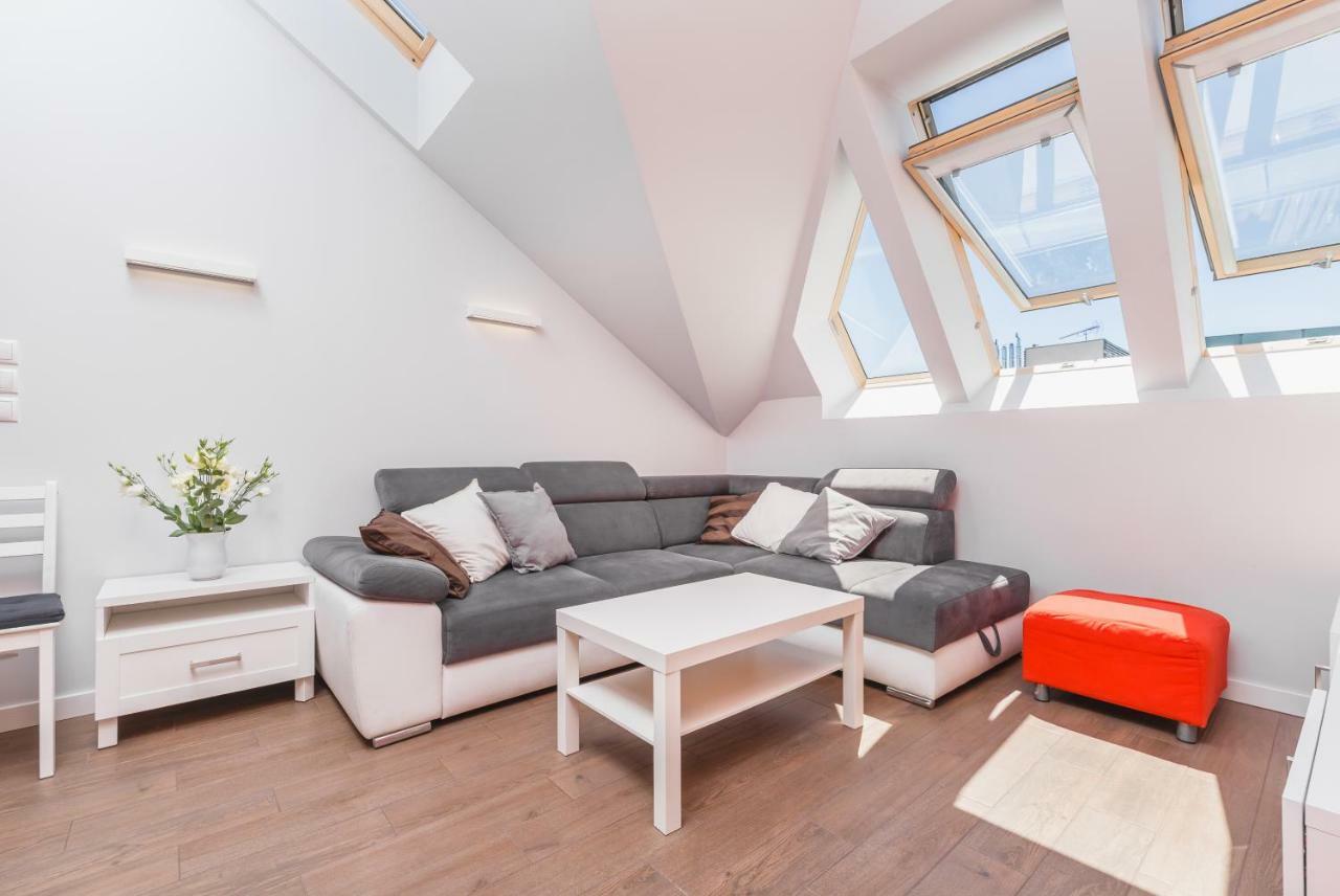 Cheerful Air Conditioned Apartment With Mezzanine And Parking - Old Town Krakau Buitenkant foto