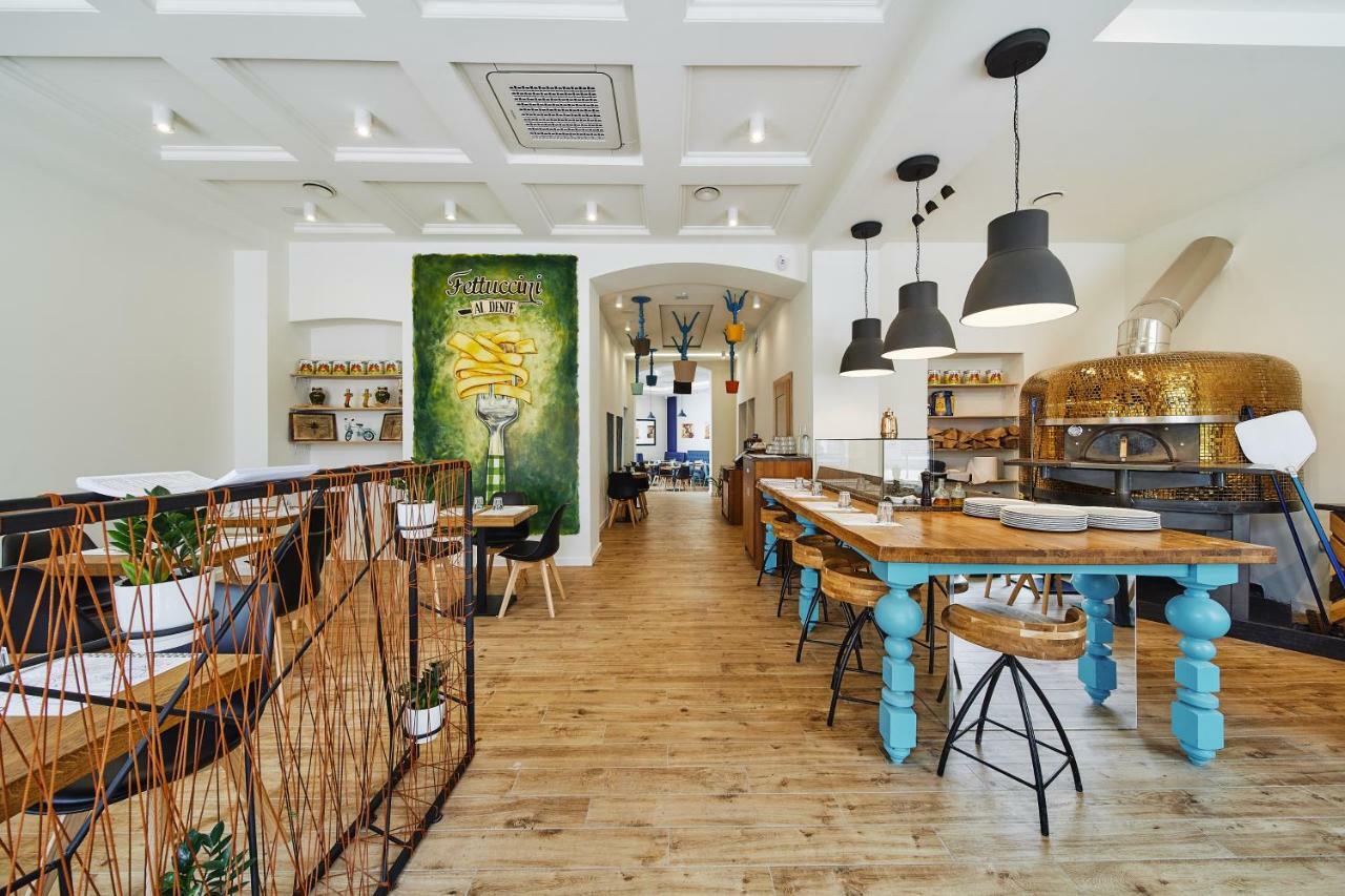 Cheerful Air Conditioned Apartment With Mezzanine And Parking - Old Town Krakau Buitenkant foto