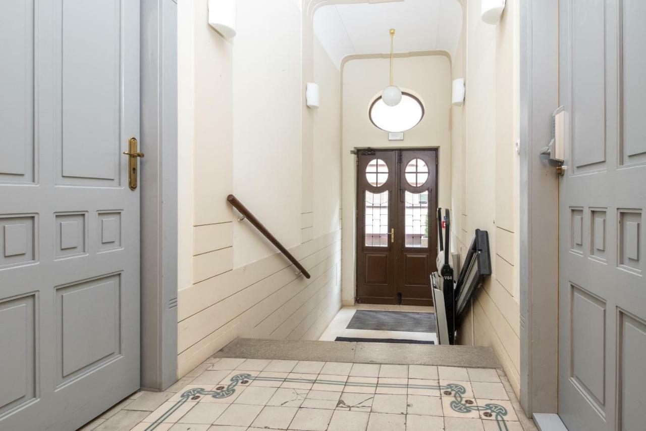 Cheerful Air Conditioned Apartment With Mezzanine And Parking - Old Town Krakau Buitenkant foto