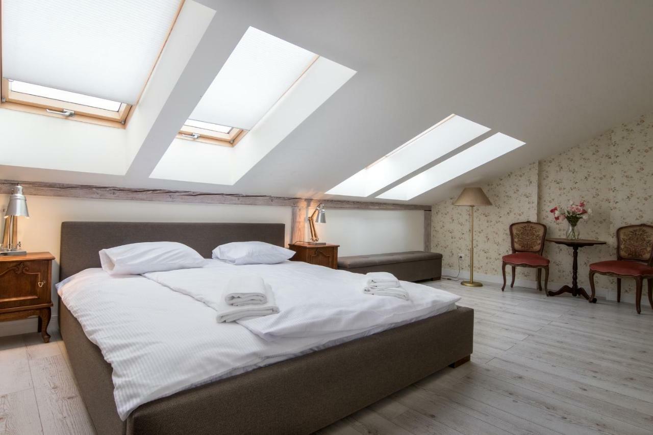Cheerful Air Conditioned Apartment With Mezzanine And Parking - Old Town Krakau Buitenkant foto