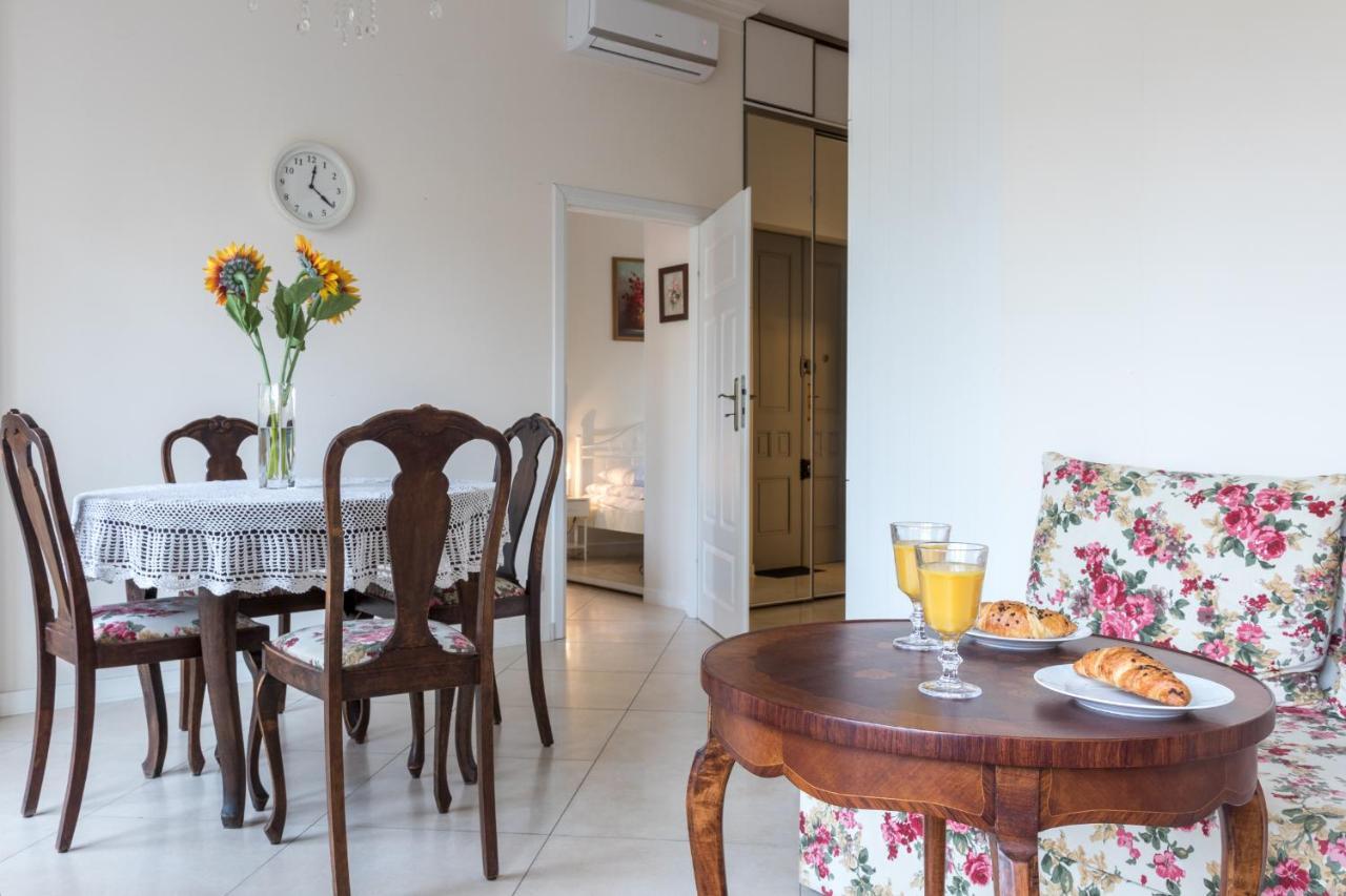 Cheerful Air Conditioned Apartment With Mezzanine And Parking - Old Town Krakau Buitenkant foto